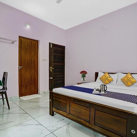 Neriyamangalam Spot On Shalom Palace Residency מראה חיצוני תמונה