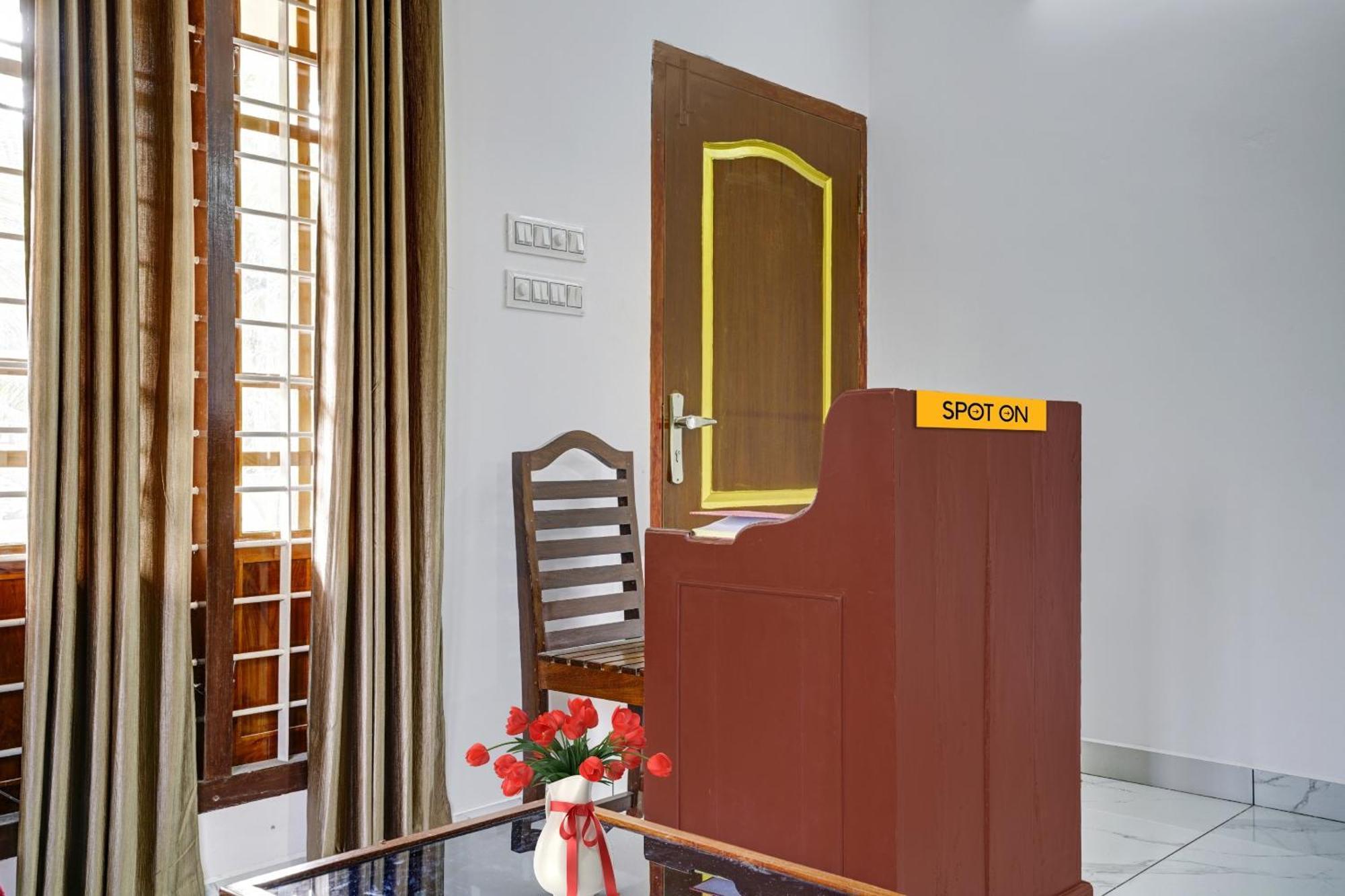 Neriyamangalam Spot On Shalom Palace Residency מראה חיצוני תמונה