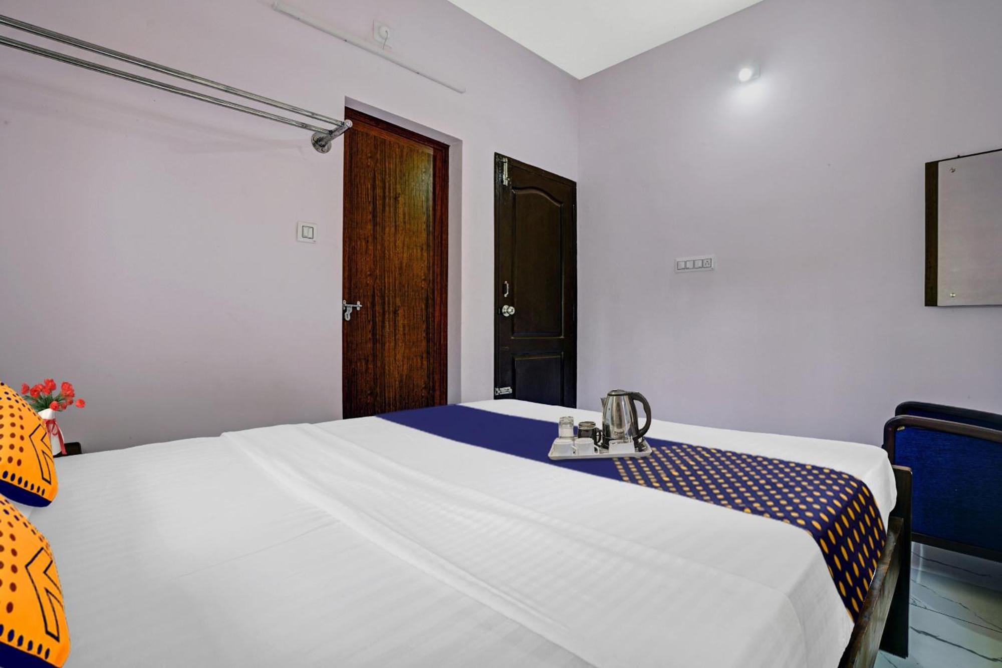 Neriyamangalam Spot On Shalom Palace Residency מראה חיצוני תמונה