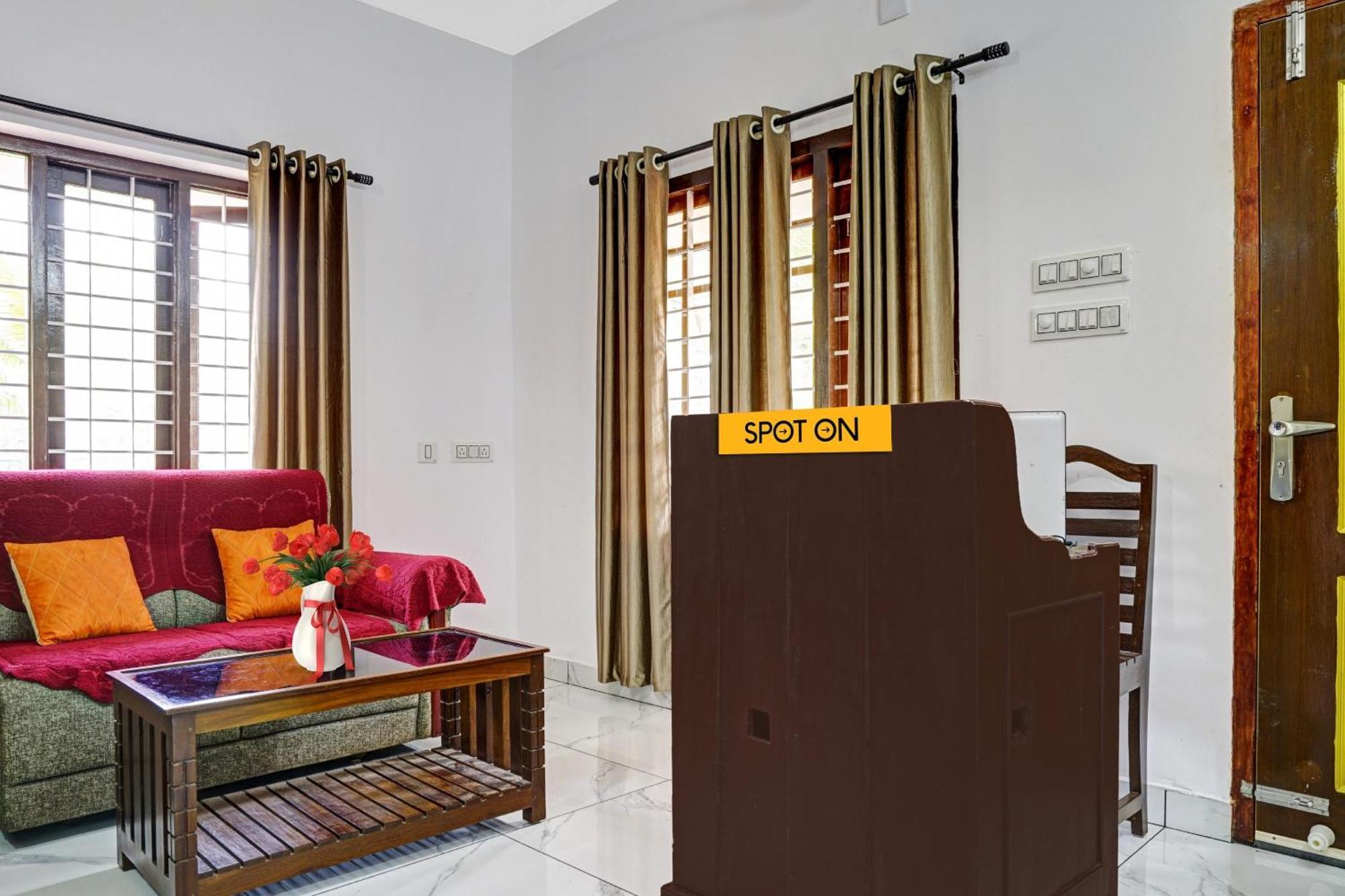 Neriyamangalam Spot On Shalom Palace Residency מראה חיצוני תמונה